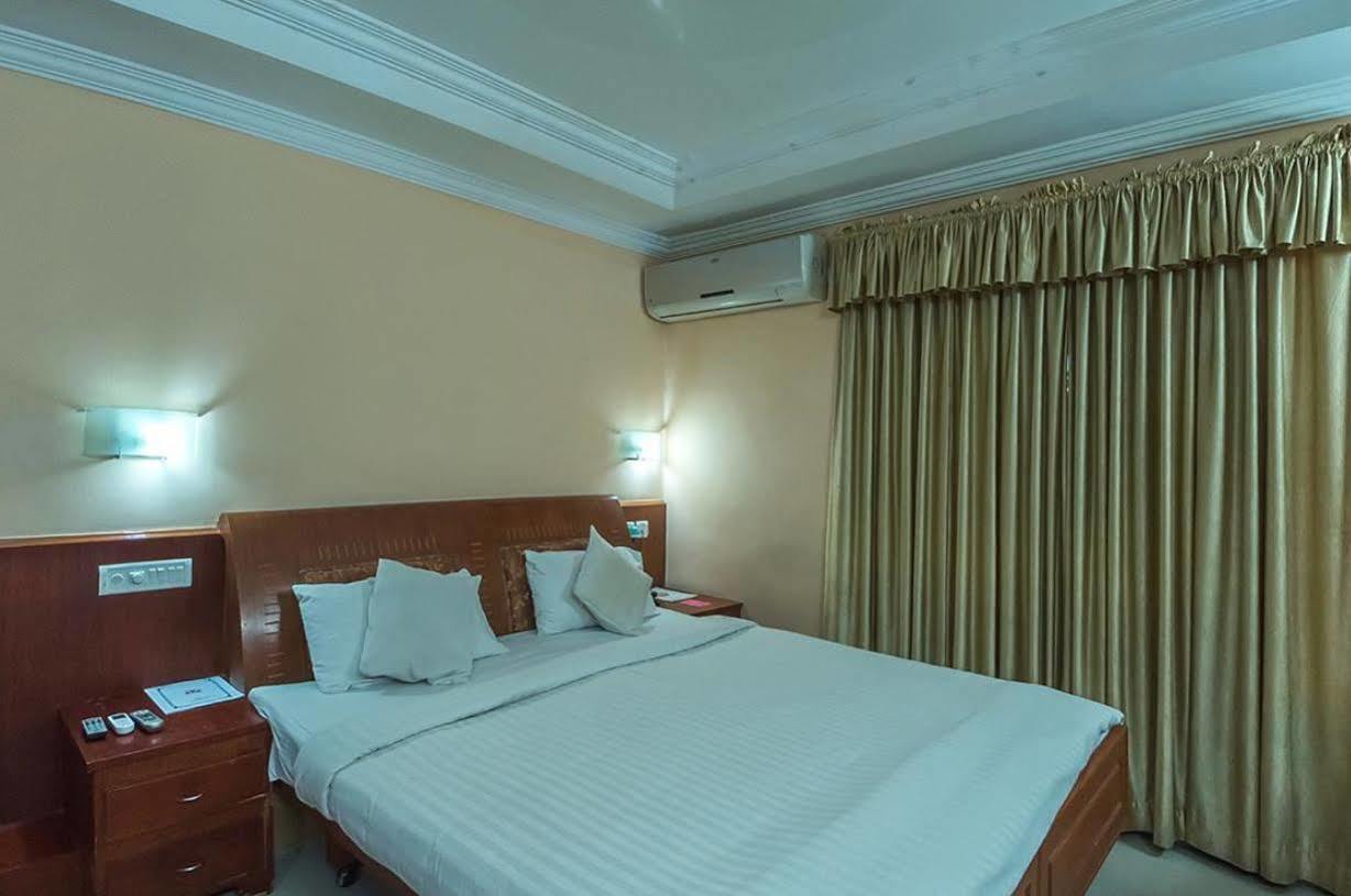 Kpm Regency Hotel Palakkad Exterior photo